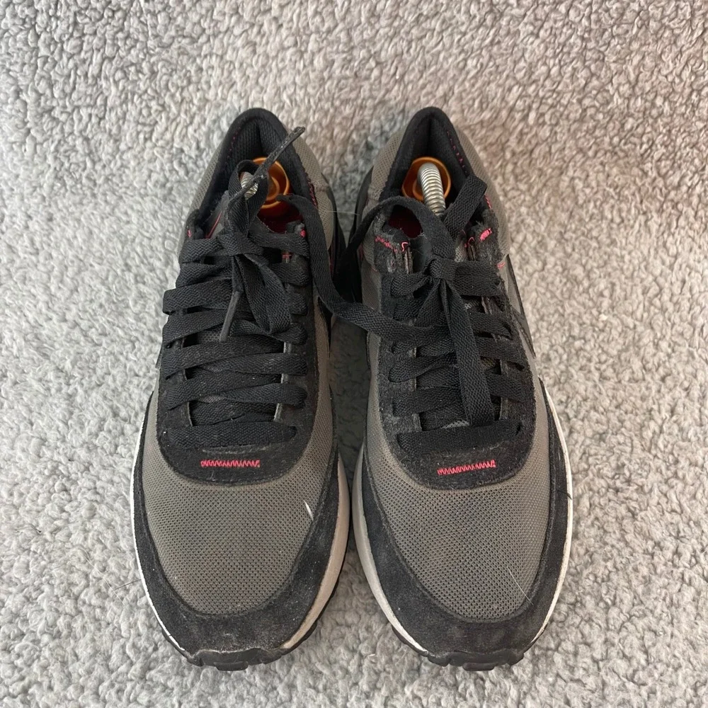 Nike Waffle One Kids GS‎ Size 3.5Y Grey Black Red Running Shoes DC0481-006